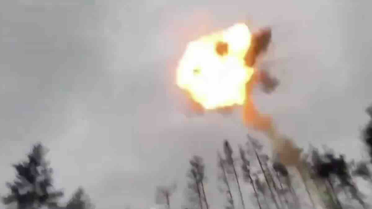 kamera zabelezila unistavanje fpv drona od strane ruskih boraca u poslednjem trenutku pred udar 1