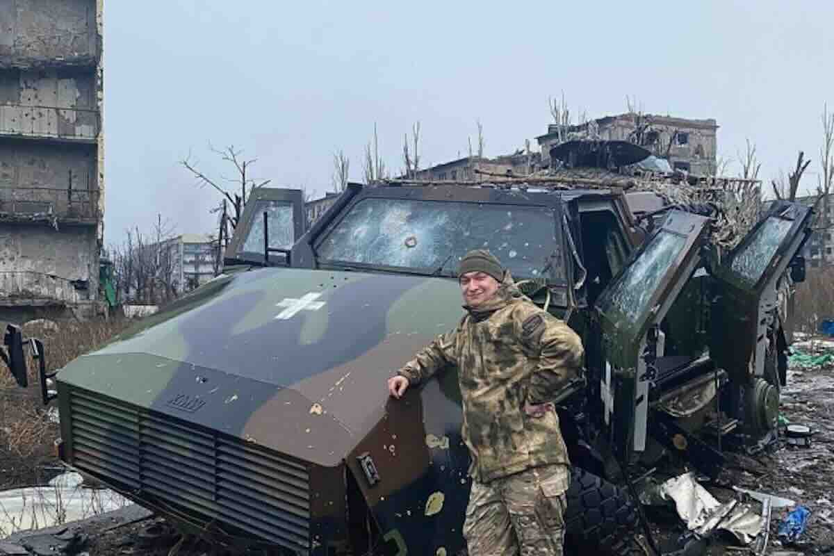 nemacko oklopno vozilo dingo 2 u sluzbi oruzanih snaga ukrajine raskomadano nepoznatom municijom