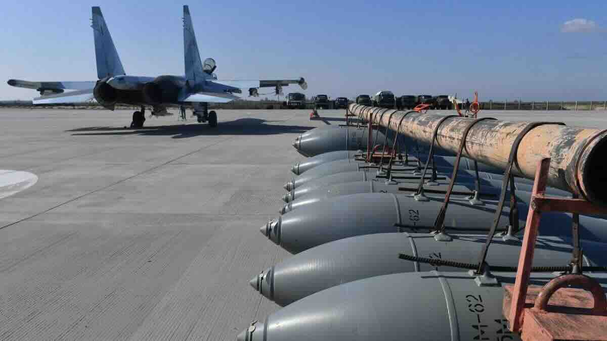 ukrajina gradi cak 2.000 kilometara utvrdenja ali rusija efikasno udara starim avio bombama pretvorenim u moderno oruzje 
