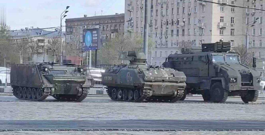 brejdi u centru moskve! kremlj premestio ratni plen nato iz ukrajine u srce rusije; prvog maja otvaranje izložbe