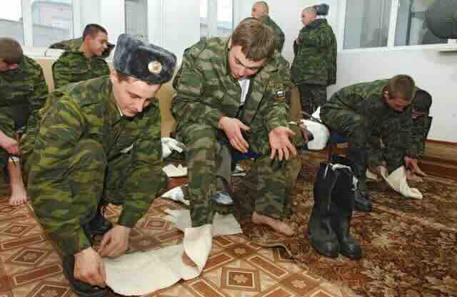 ruski vojnici uveŽbavaju namotavanje
