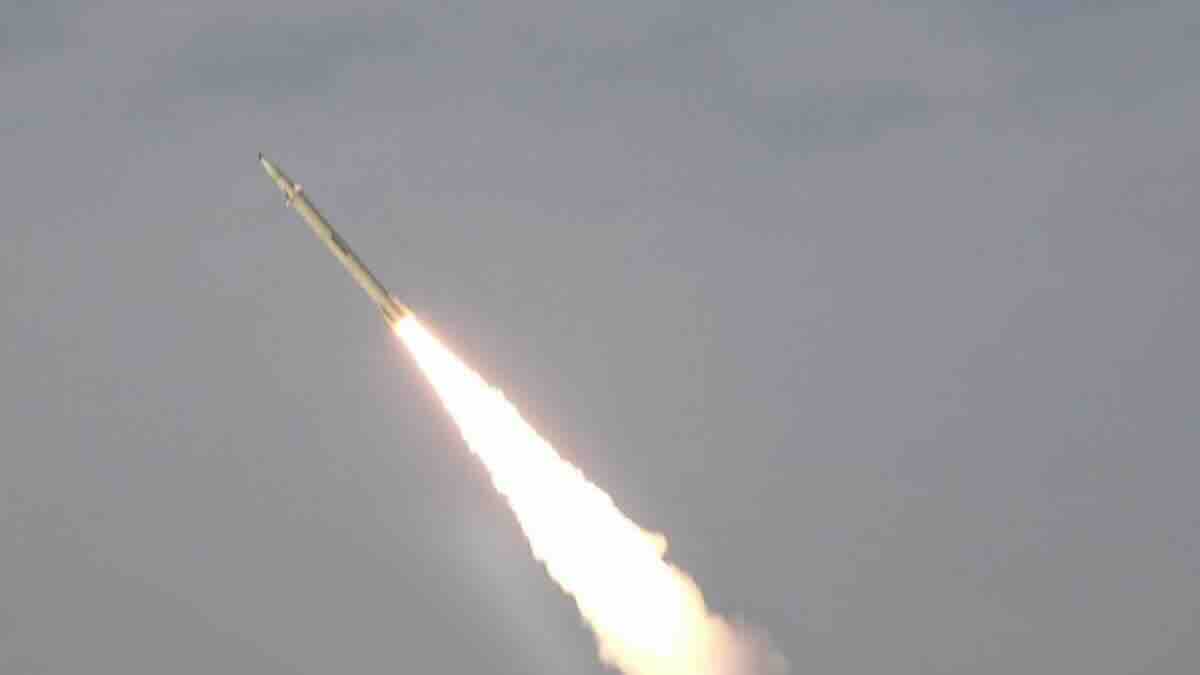 huti prikazali hipersonicnu raketu hatem 2 koriscenu u nedavnom napadu na brod povezan sa izraelom