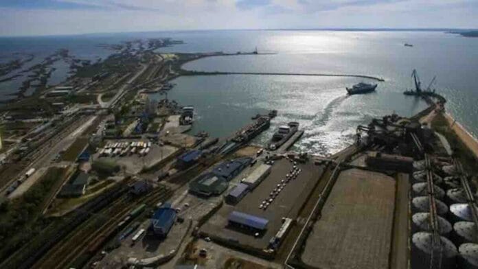 prevetivno zatovren krimski most ukrajinski dronovi gađali sevastopolj, udarili na trajekt u luci kavkaz