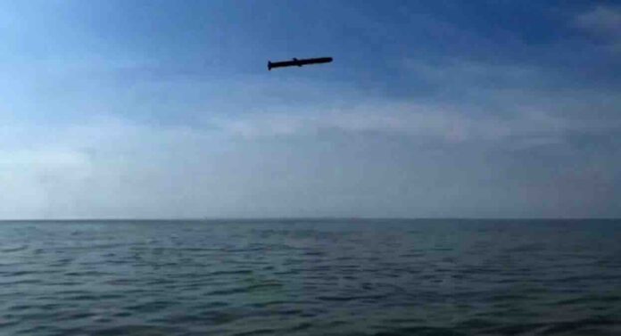 zabeležen trenutak u kome krstareći kalibri lete tik iznad vode od kaspijskog preko crnog mora ka ukrajini