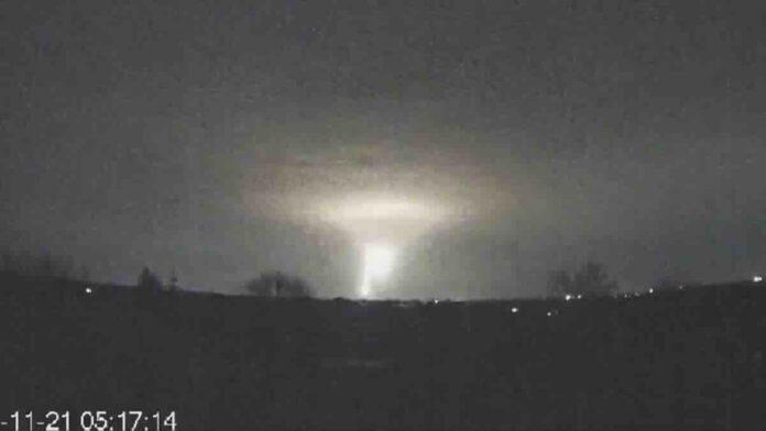 udar rakete “orešnik” u dnjepropetrovsku udar rakete “orešnik” u dnjepropetrovsku