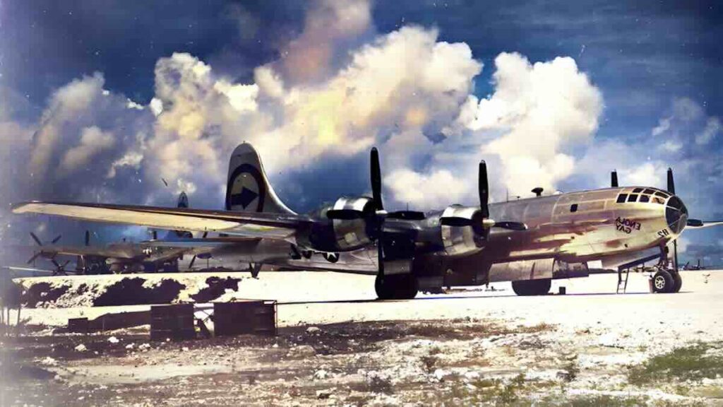 b 29 superfortress enola gai zauvek je promenio rat kada je bacio atomsku bombu na hirosimu b 29 superfortress 'enola gai' zauvek je promenio rat kada je bacio atomsku bombu na hirošimu