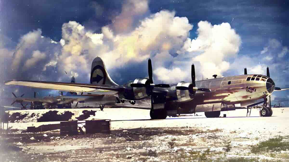 b 29 superfortress 'enola gai' zauvek je promenio rat kada je bacio atomsku bombu na hirošimu