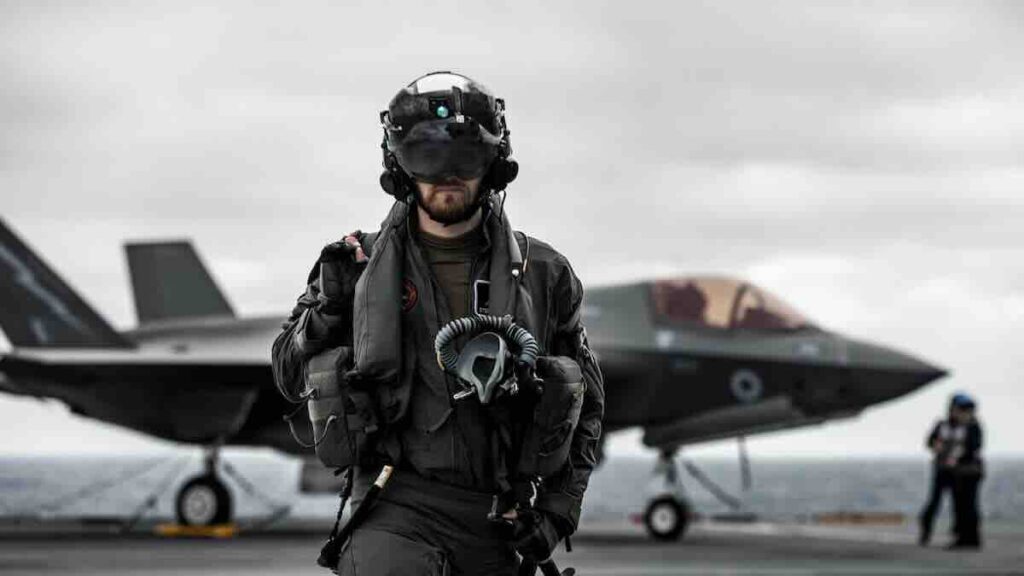 raf pilot dok iza vidimo f 35c na nosaču aviona hms queen elizabeth