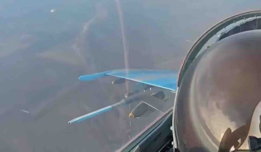 ukrajinci po prvi prikazali lansiranje avio bombe mk83 sa jdam er od 460 kilograma sa aviona su 27 ukrajinci po prvi prikazali lansiranje avio bombe mk83 sa jdam er od 460 kilograma sa aviona su 27