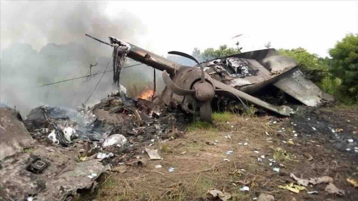 vojni avion pogođen sa zemlje srušio se direktno na stambenu zgradu u sudanu, poginuli oficiri i 19 civila