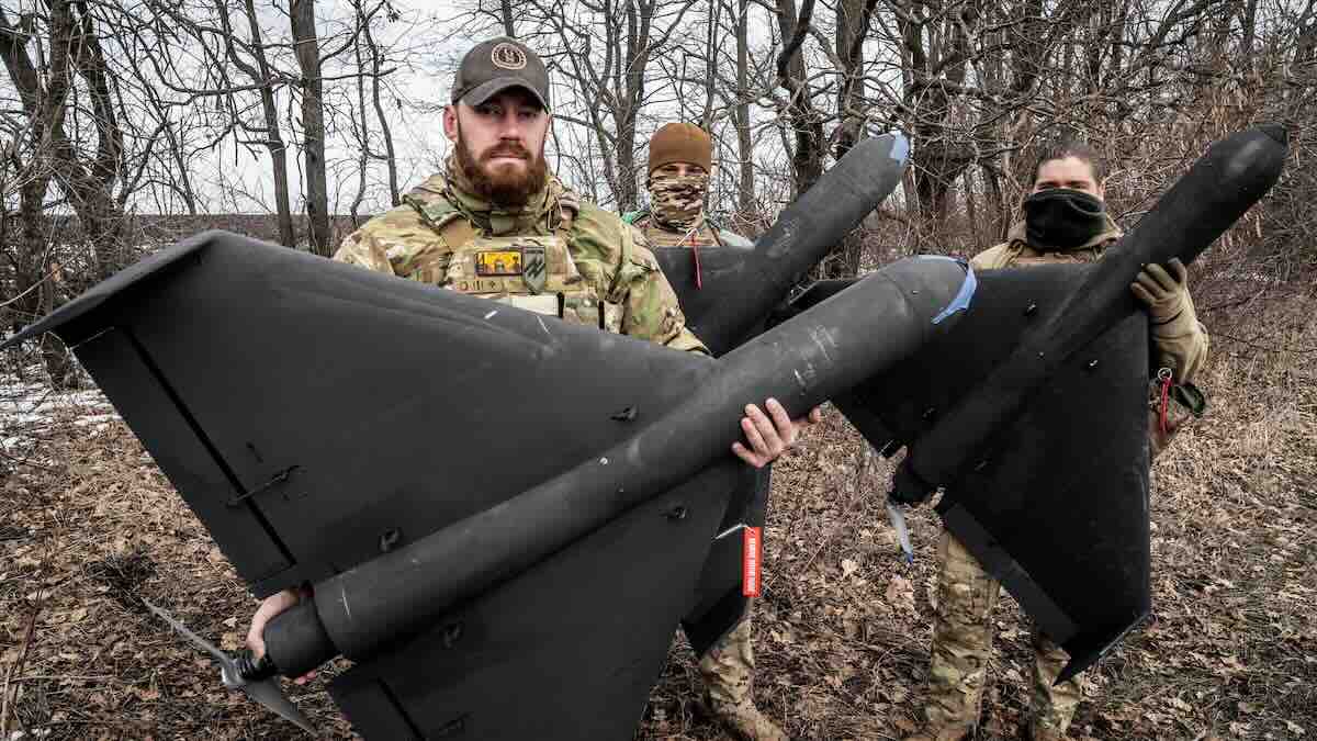 dok kijev usvaja predlog o primirju, razvija sopstvene dronove najnovije oružje 12. brigade azov set