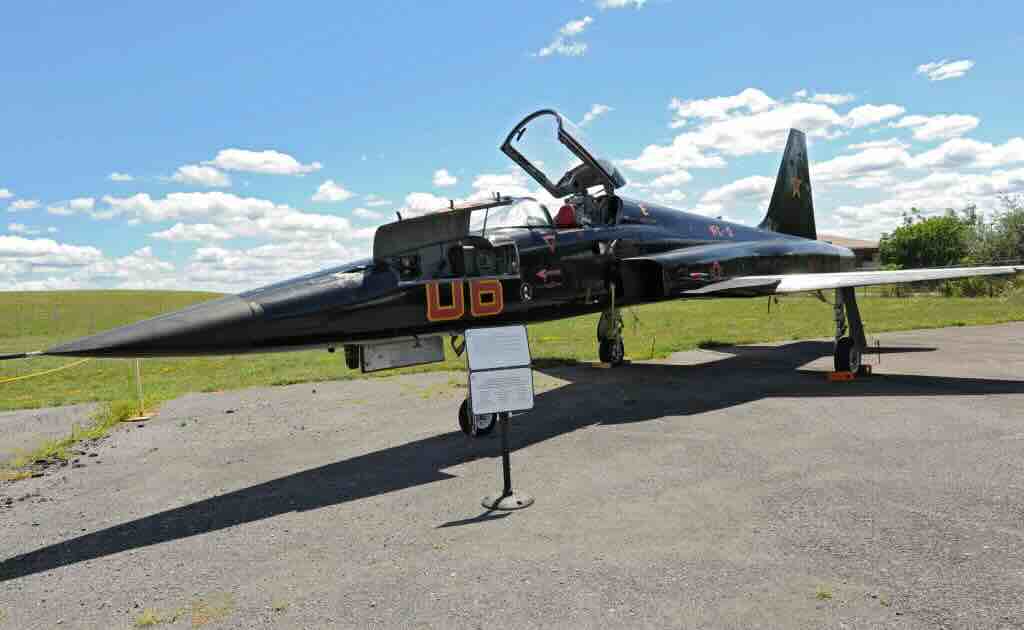 jedan od northrop f 5e koji je predstavljao mig 28 u top gun u, 1986.