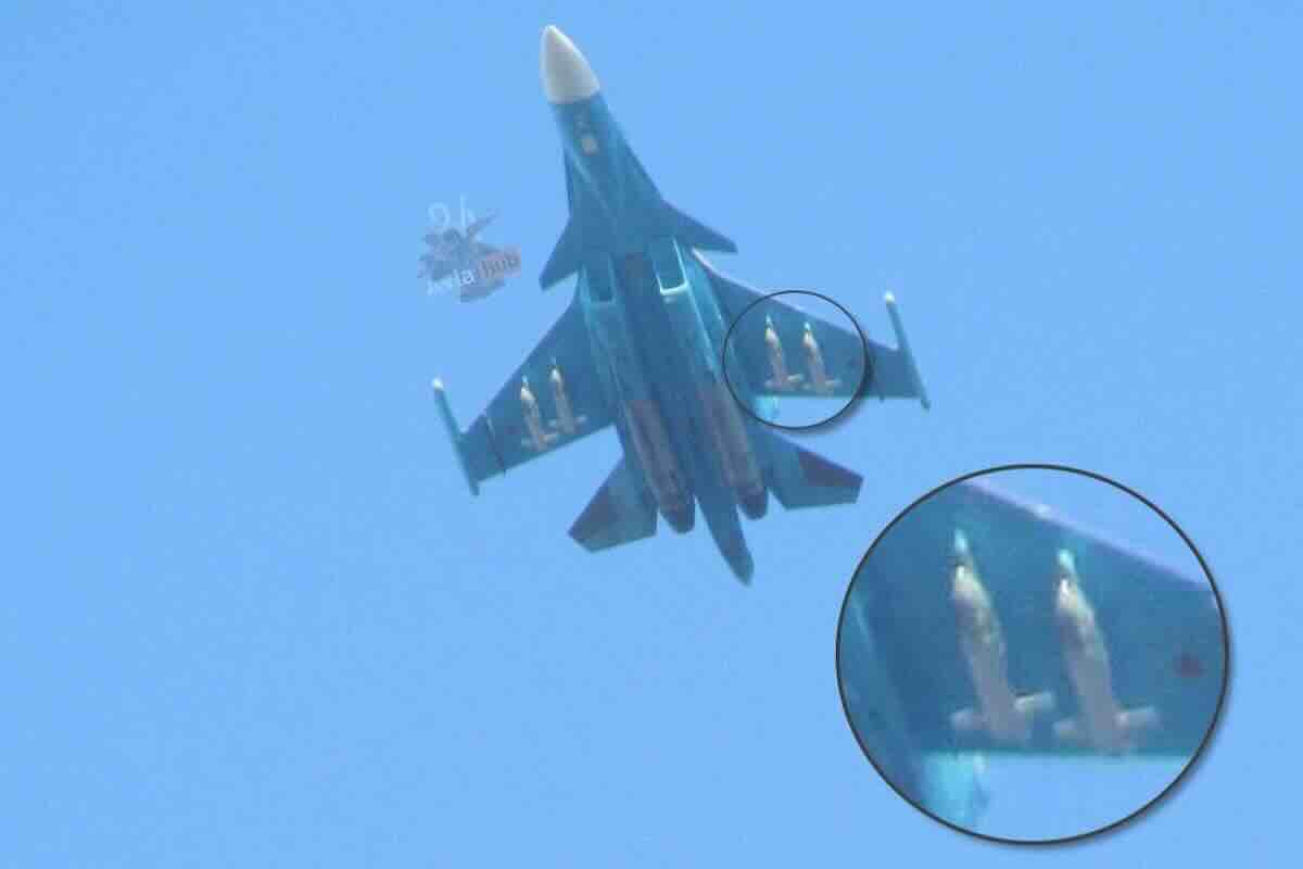 ruski lovac bombarder su 34 primećen s bombama koje sadrže poboljšano navođenje