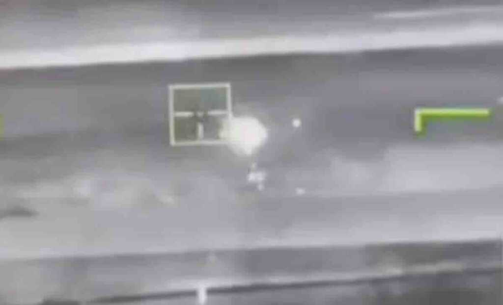 video ruski jurisni helikopter ka 52 presrece veliki ukrajinski kamikaza dron tipa aviona video ruski jurišni helikopter ka 52 presreće veliki ukrajinski kamikaza dron tipa aviona