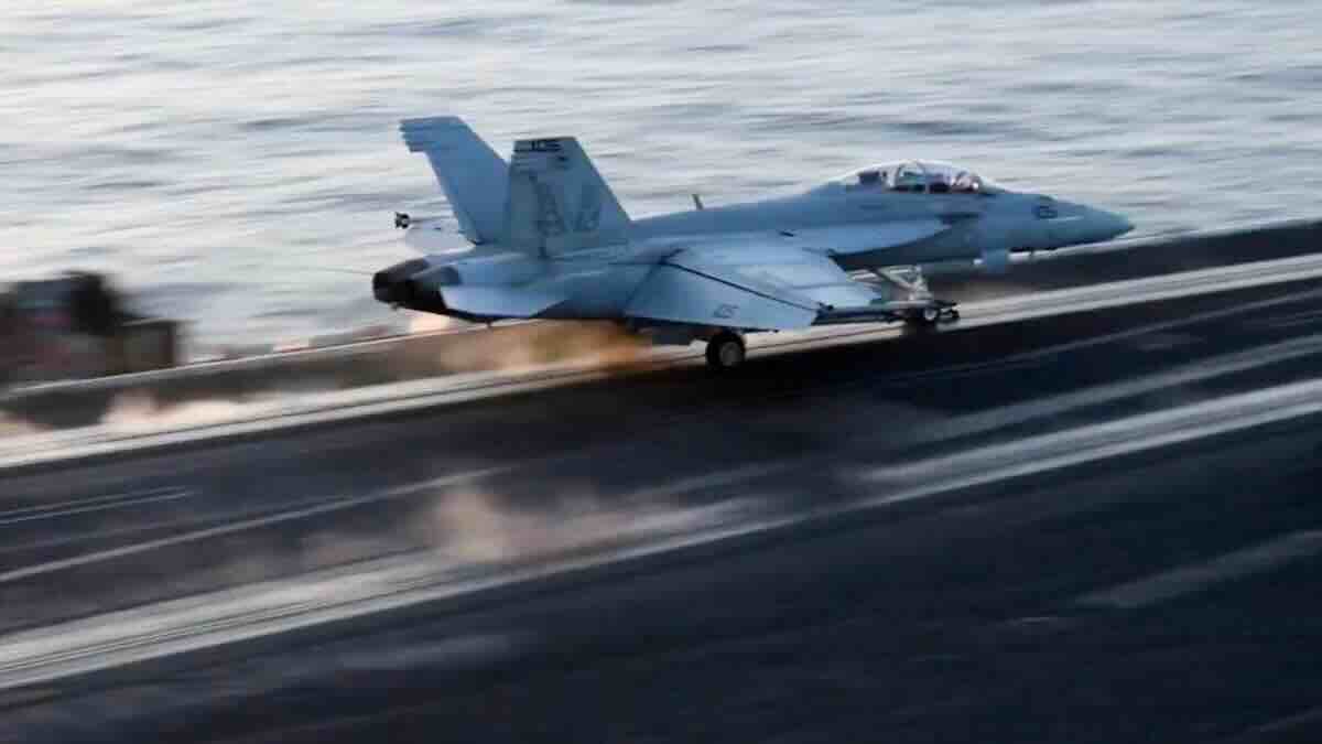 prvi gubitak lovca sad u ratu sa hutima f:a 18 hornet pao u more sa nosača aviona „harry s. truman“, povređen mornar prvi gubitak lovca sad u ratu sa hutima f:a 18 hornet pao u more sa nosača aviona „harry s. truman“, povređen mornar