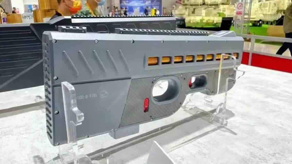 kineska elektromagnetna puška ispaljuje 3.000 metaka u minuti – tiša od pištolja, smrtonosnija od kalašnjikova!