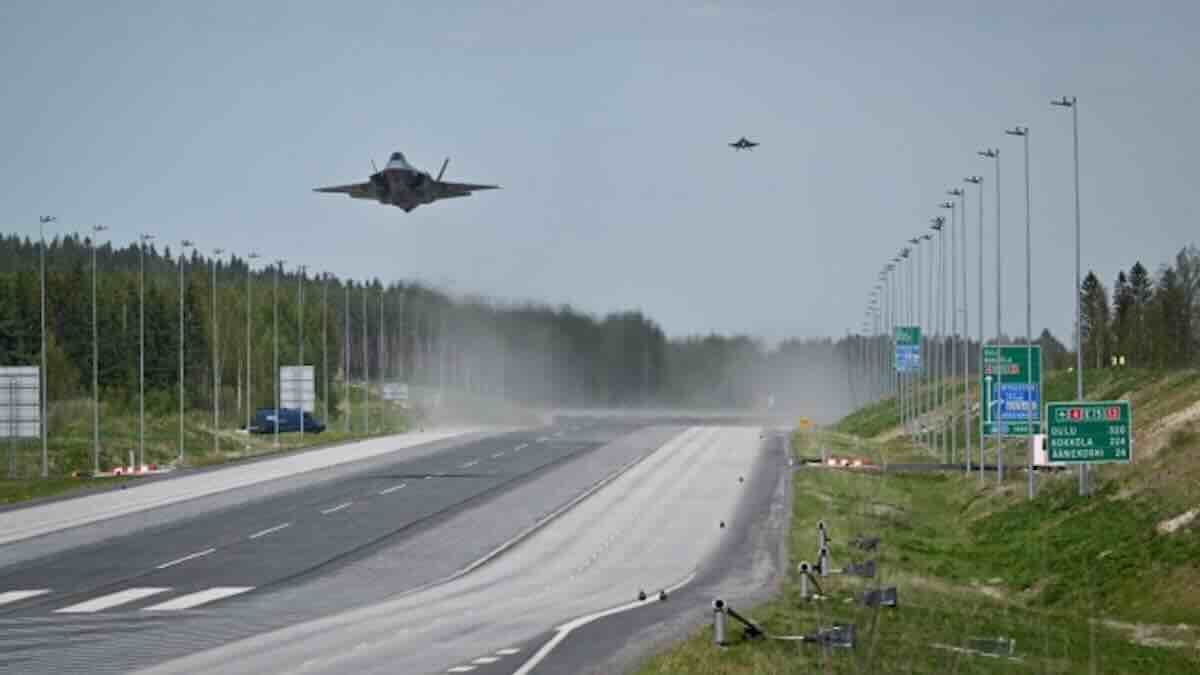 nato šalje poruku moskvi finska i holandija testirale poletanje lovaca f 35 i f:a 18 sa civilnih autoputeva