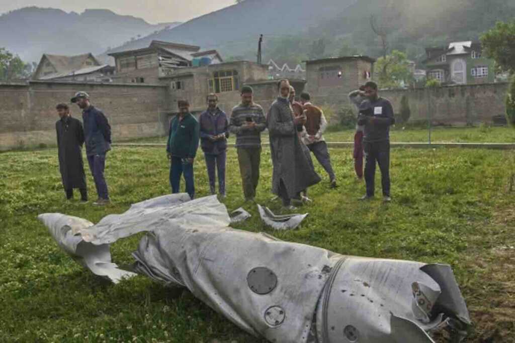 neviđena tenzija između indije i pakistana islamabad tvrdi da je oborio pet borbenih aviona