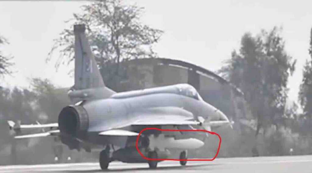 pakistan je navodno lansirao kinesku raketu cm 400akg sa aviona jf 17 thunder pakistan je navodno lansirao kinesku raketu cm 400akg sa aviona jf 17 thunder