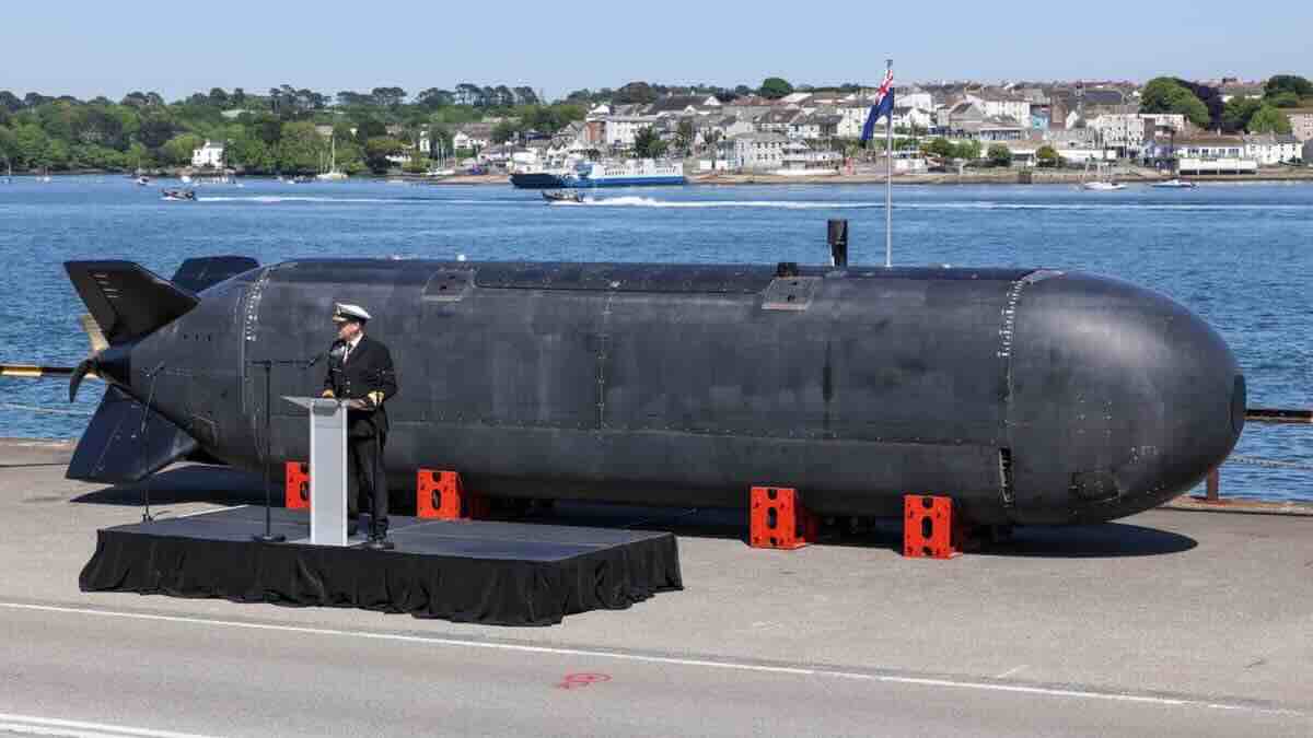 prva takva u evropi britanija otkrila kolosalnu podvodnu dron podmornicu od 21 tonu sa dometom od 1.600 km