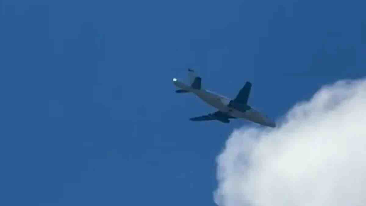 tajanstveni avion rat55 viđen izvan area 51 američka %22leteća misterija%22 sletela na civilne aerodrome!