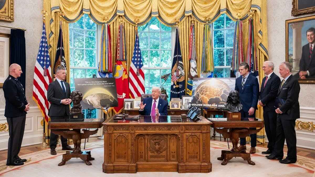 tramp otkrio „zlatnu kupolu“ svemirski štit sad protiv raketa za 175 milijarde dolara! mask i spacex u centru skandala