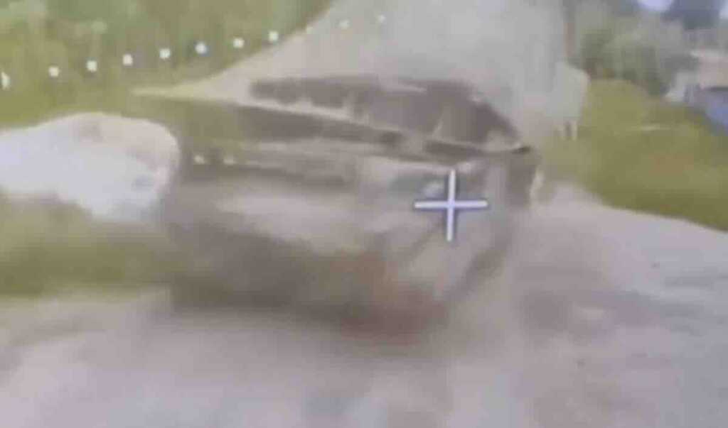 uništen još jedan američki bradley kod ruske granice – snimak fpv drona otkriva neuspešan proboj ukrajinaca!