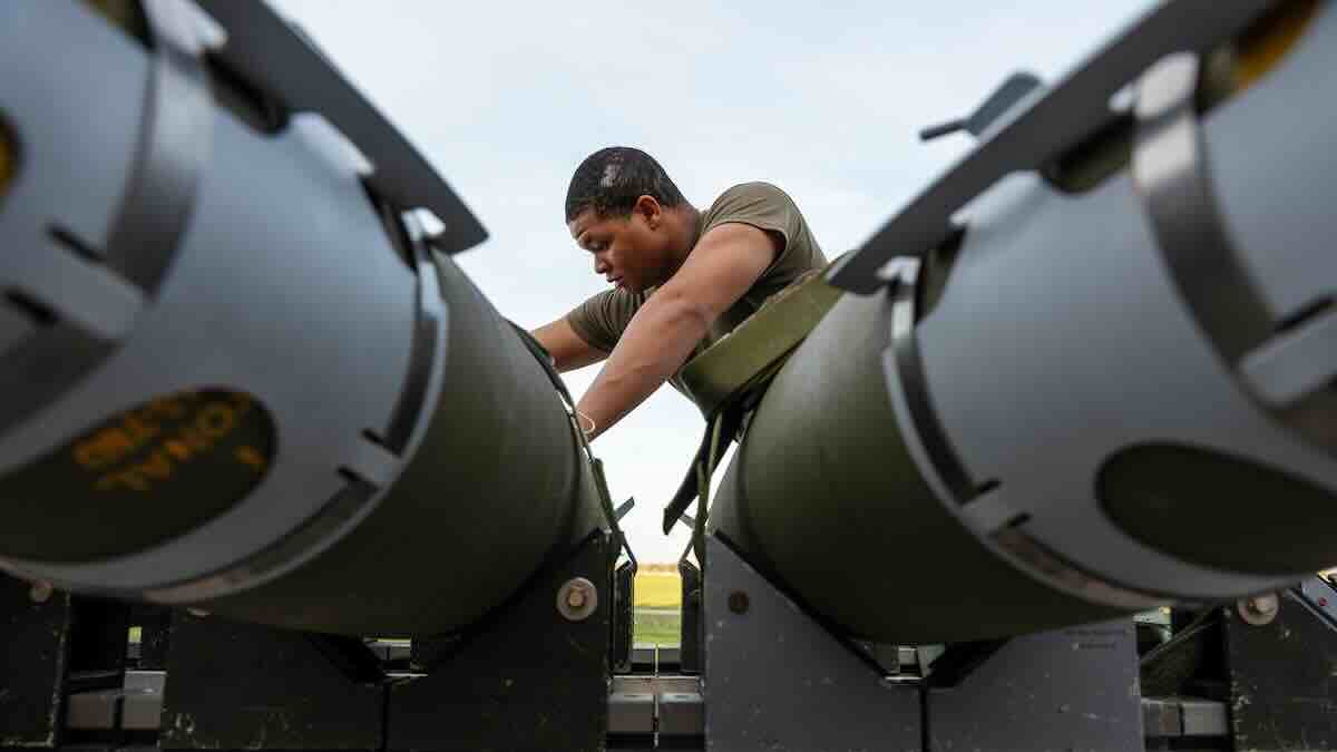 bombarder b 2 dobio „jeftinu“ bombu od 225 kg koja može prepoloviti brod quicksink revolucija u pomorskom ratovanju?