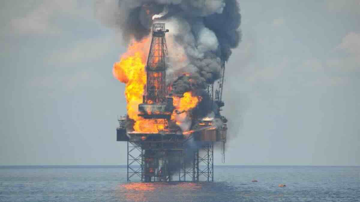 rusija pogodila ukrajinsku tajnu bazu u crnom moru! objavljen dramatičan snimak napada na tavridu