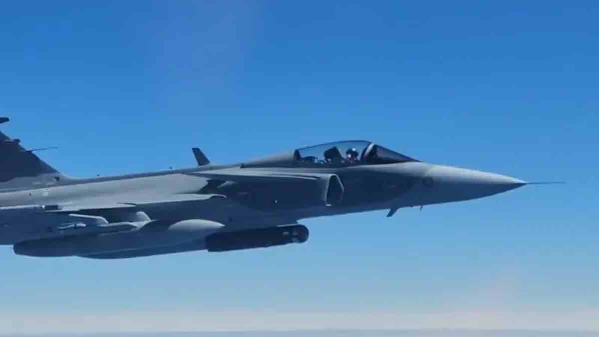 Švedski pilot gripena iznenadio ruskog kolegu nad baltičkim morem – snimak koji je oduševio internet!