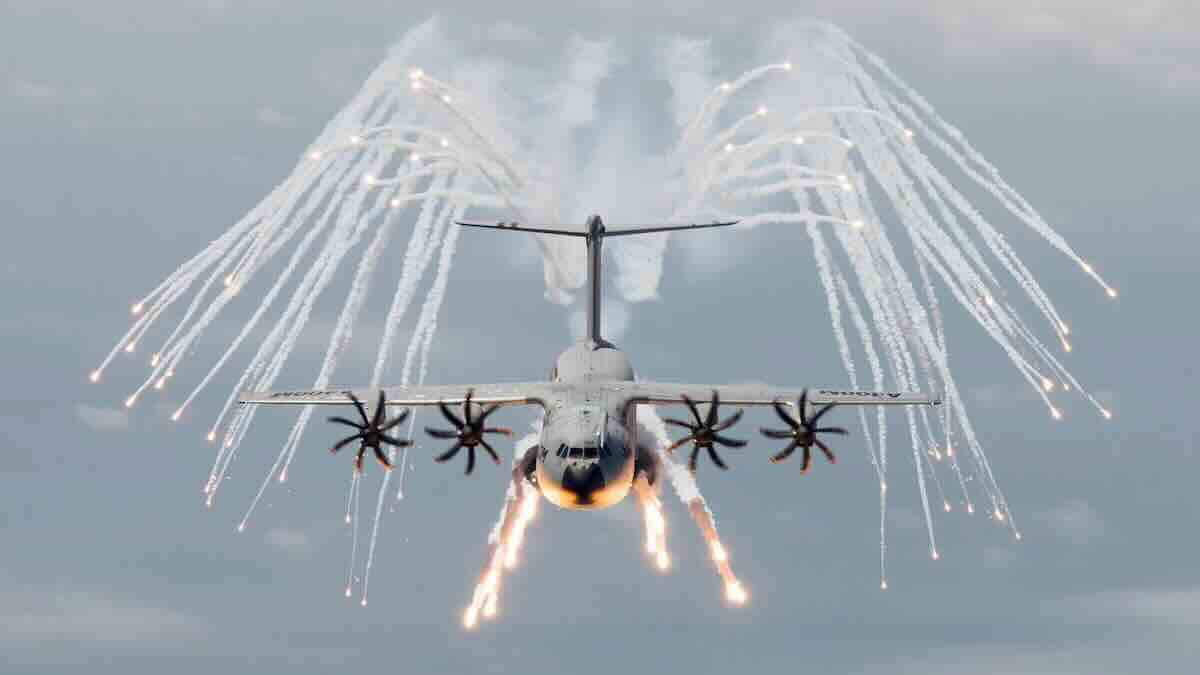 airbus pretvara a400m u „zver ratne zone” sa dronovima, ometačima i moćnom vatrenom podrškom!