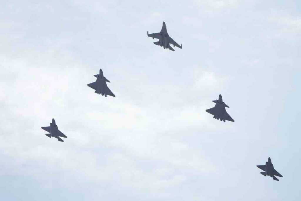 na slici vidimo j 16d pored dva j 20 i dva j 35a