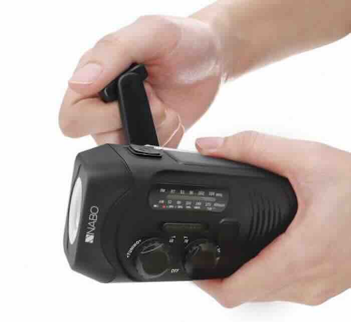 solarni radio na navijanje za hitne situacije