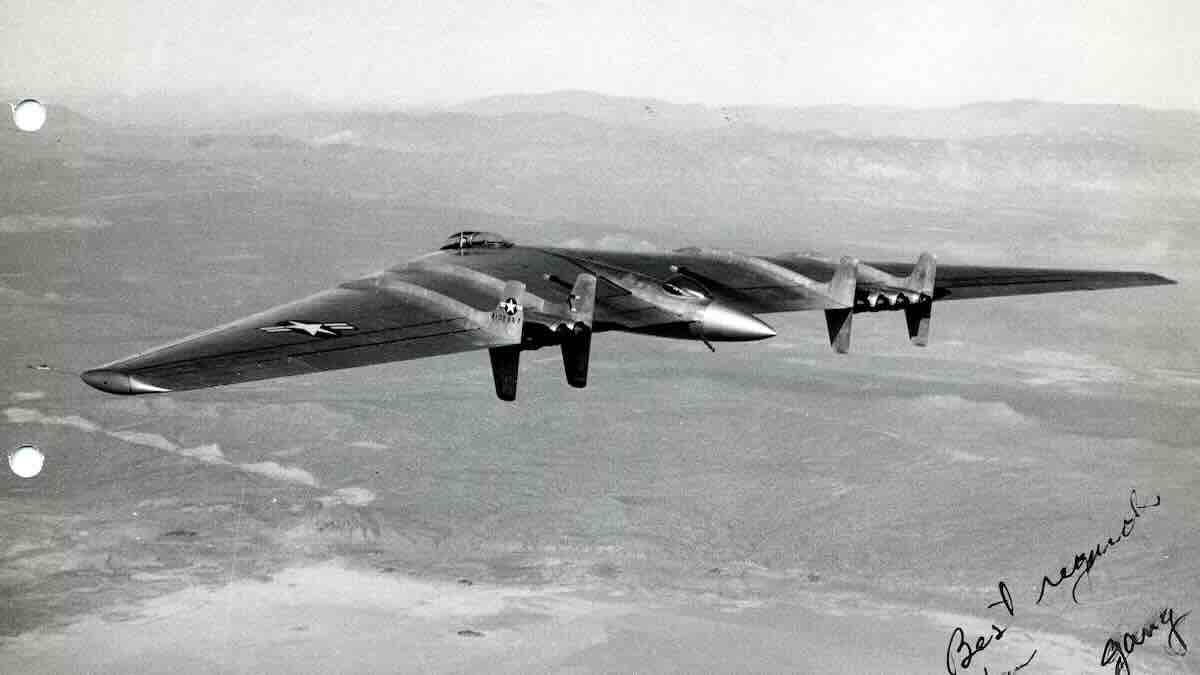 avion ispred svog vremena američki bombarder northrop yb 49 iz 1940 ih koji je inspirisao stelt b 2!