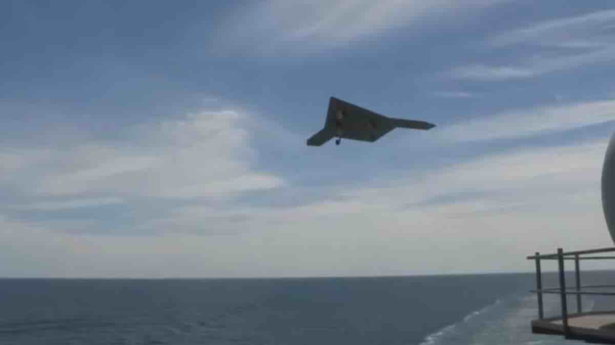 kina otkrila prvi mlazni dron sa vertikalnim poletanjem i sletanjem za ratne brodove! kina otkrila prvi mlazni dron sa vertikalnim poletanjem i sletanjem za ratne brodove!