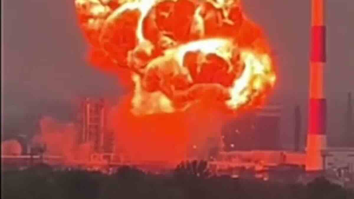 masovna dron ofanziva ukrajine na rusiju eksplozije u četiri grada, oboreno 112 bespilotnih letelica!