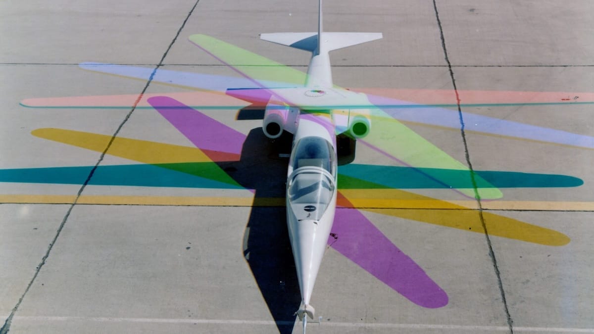 nasa ad1, avion sa krilom promenjive geometrije strele