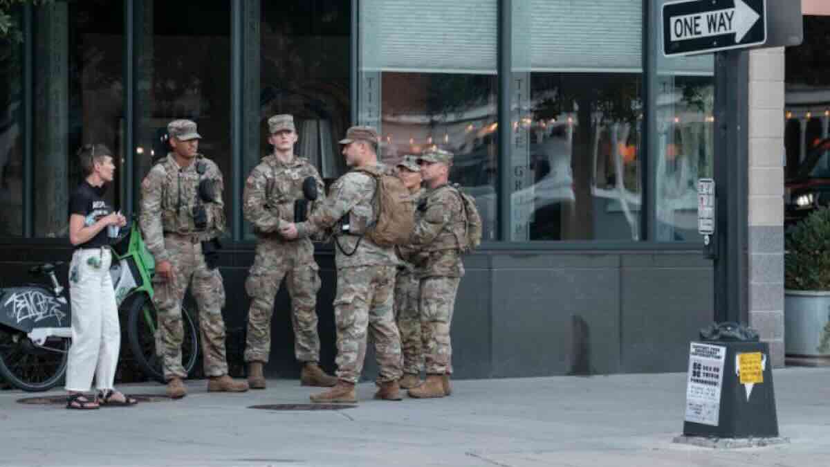 pentagon sprema trupe i za Čikago? tramp pojačava nacionalnu gardu, demokrate se bune – sad na uličnom testu!