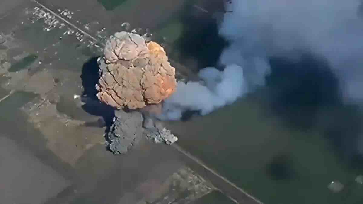 ruski projektil uništilo još jedan himars i skladište municije – snimci pokazuju trenutak udara „iskandera“