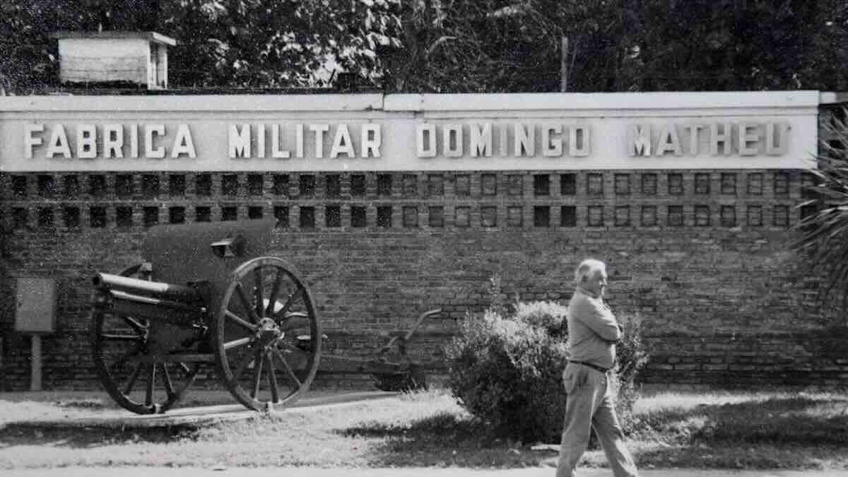 ulaz u nekadašnju fabriku ulaz u nekadašnju fabriku