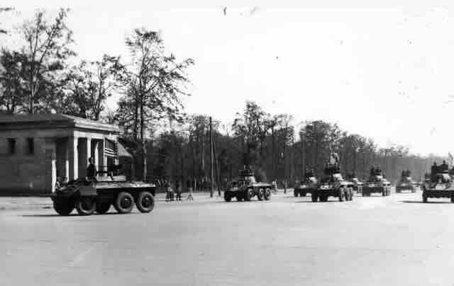 16 ameriČkih oklopnih vozila grejhound