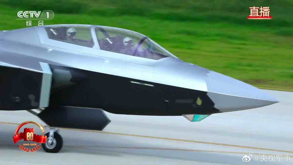 kina zvanično predstavila j 20s – prvi dvosedi stelt lovac 5. generacije na svetu!