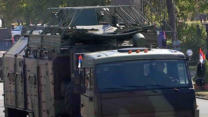 vojska srbije na paradi u beogradu zvanično prikazala krasuha 4 sistem elektronskih dejstava [1rl257]