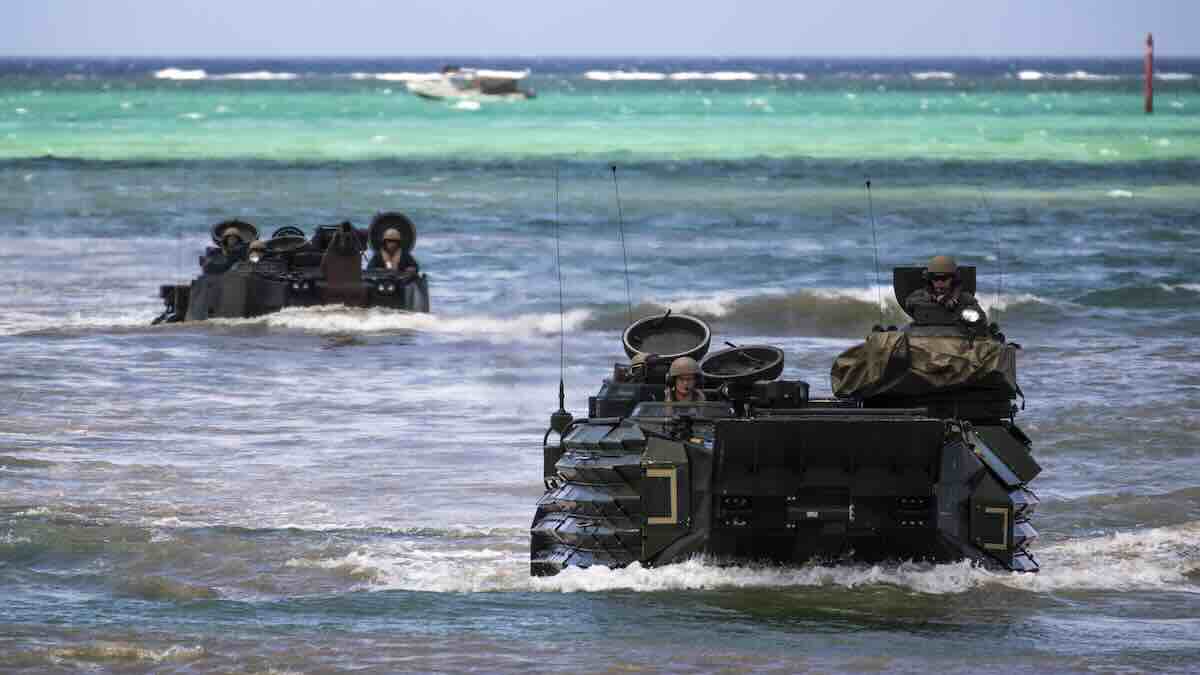 kraj jedne ere amerikanci penzionišu amfibijsko jurišno vozilo aav posle pola veka službe