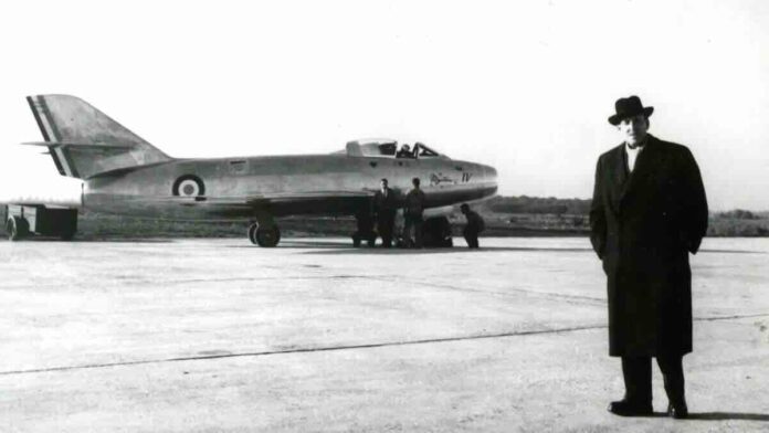 marsel daso ispred aviona mistere iv marsel daso ispred aviona mistere iv