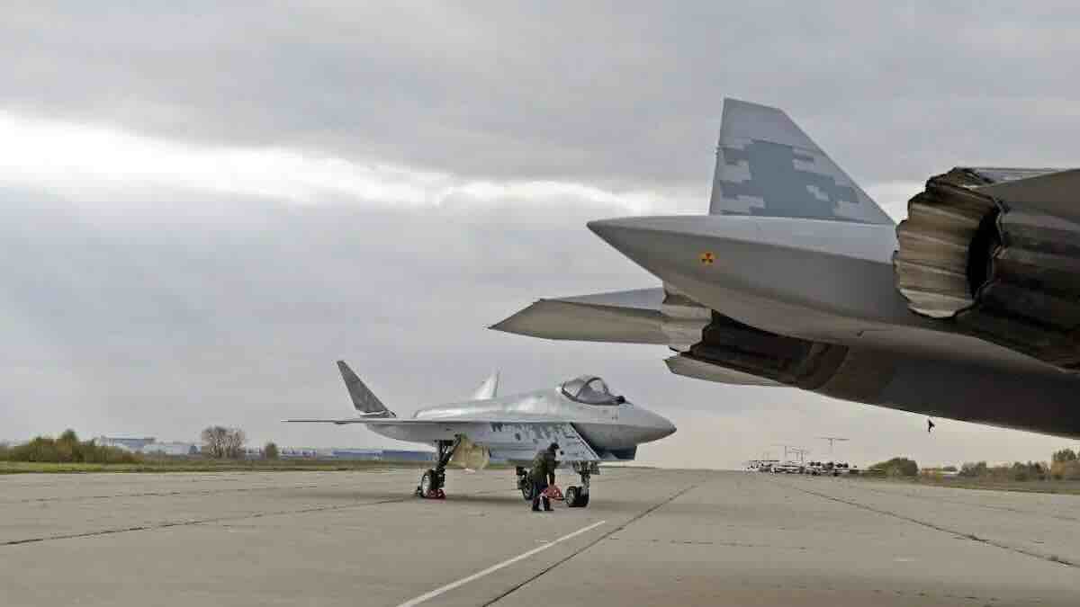 prva fotografija ruskog lovca pete generacije su 75 checkmate na pisti prva fotografija ruskog lovca pete generacije su 75 checkmate na pisti