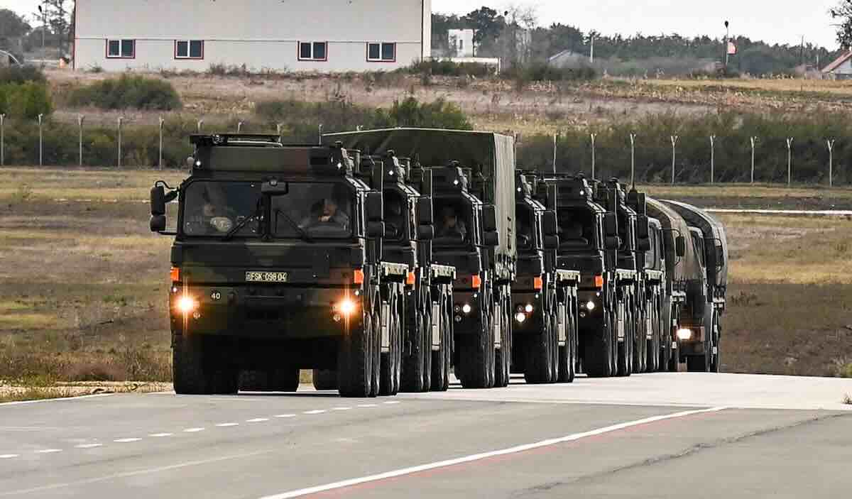 turski „nebeski bodeži“ stigli u prištinu erdogan naoružao kurtija sa preko hiljadu kamikaza dronova turski „nebeski bodeži“ stigli u prištinu erdogan naoružao kurtija sa preko hiljadu kamikaza dronova