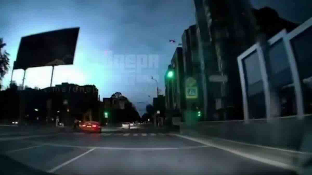 „plavi blesak“ nad dnjeprom ceo grad bez struje! Šta se dogodilo i zašto ljudi pominju raketu jars? „plavi blesak“ nad dnjeprom ceo grad bez struje! Šta se dogodilo i zašto ljudi pominju raketu jars?