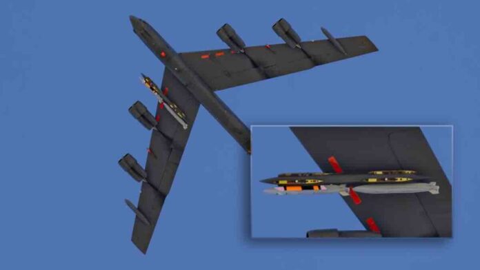 Bombarder B‑52H Stratofortress nosi prototip nuklearne krstareće rakete AGM‑181A Bombarder B‑52H Stratofortress nosi prototip nuklearne krstareće rakete AGM‑181A