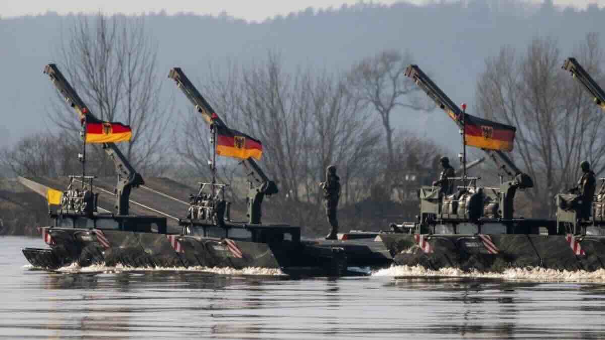 Nemačka naručila novu generaciju pontonskih mostova i masovnu nabavku službenih pištolja P13 Nemacka naorucila novu generaciju pontonskih mostova